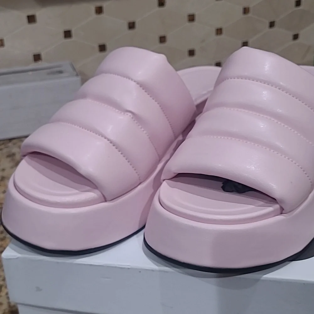 New in box Ganni pink slides - Picture 2 of 5